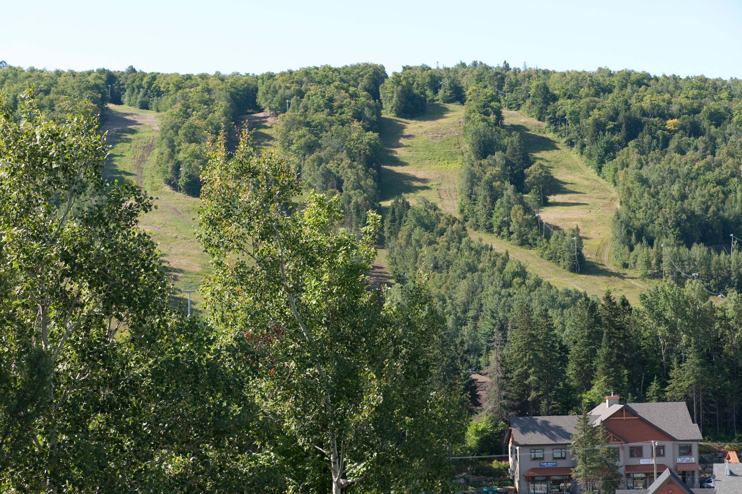 Hotel St-Sauveur Saint-Sauveur Bagian luar foto