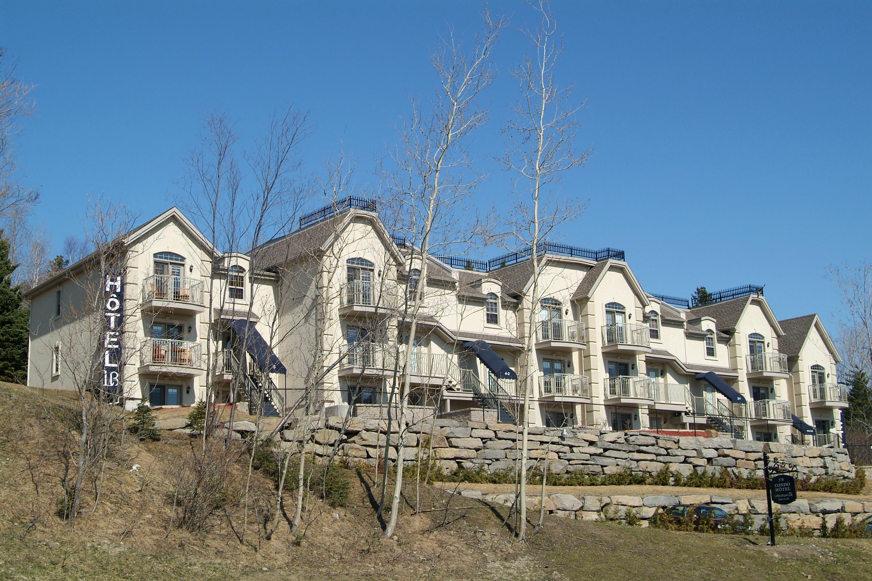 Hotel St-Sauveur Saint-Sauveur Bagian luar foto