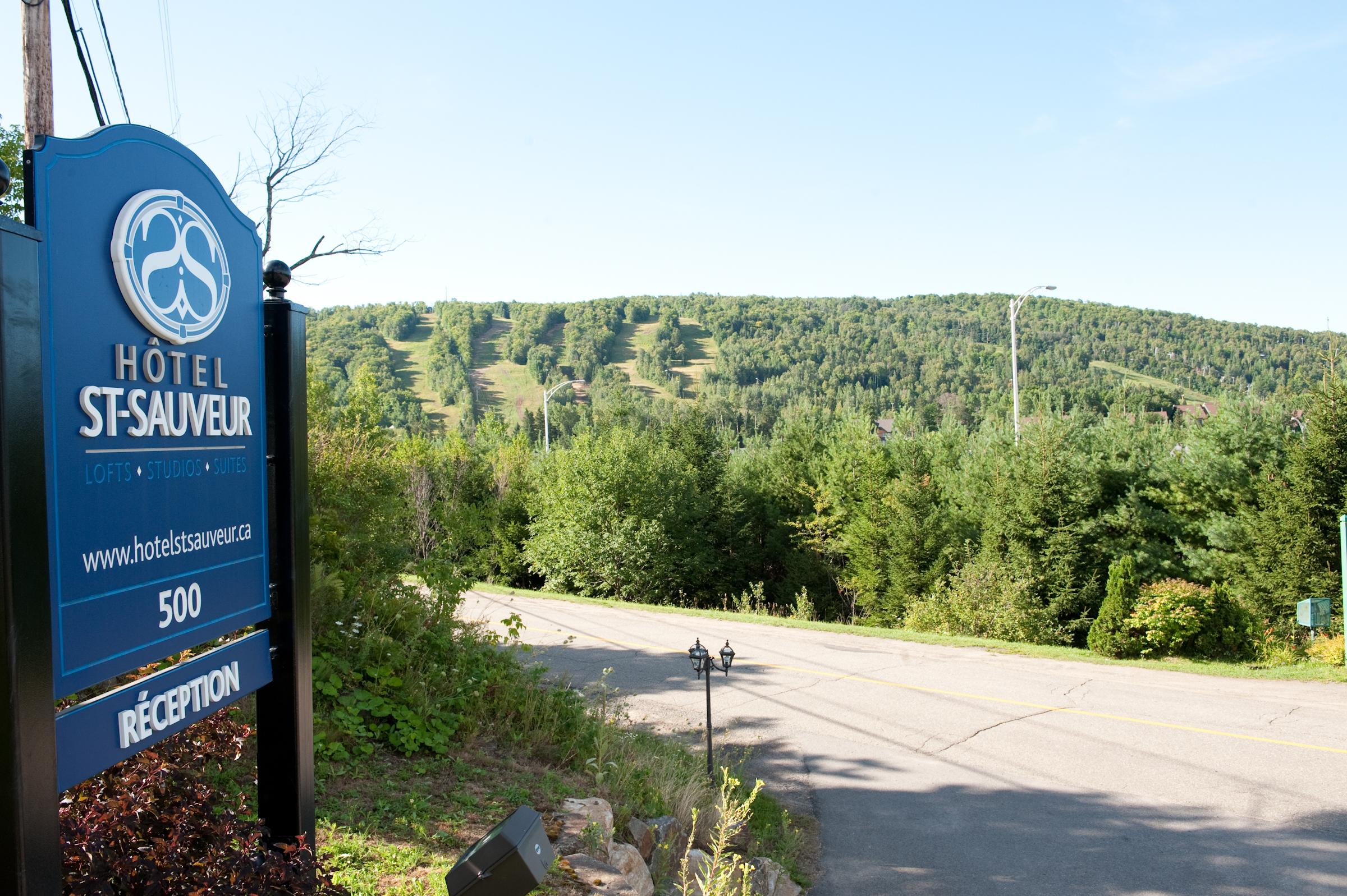 Hotel St-Sauveur Saint-Sauveur Bagian luar foto