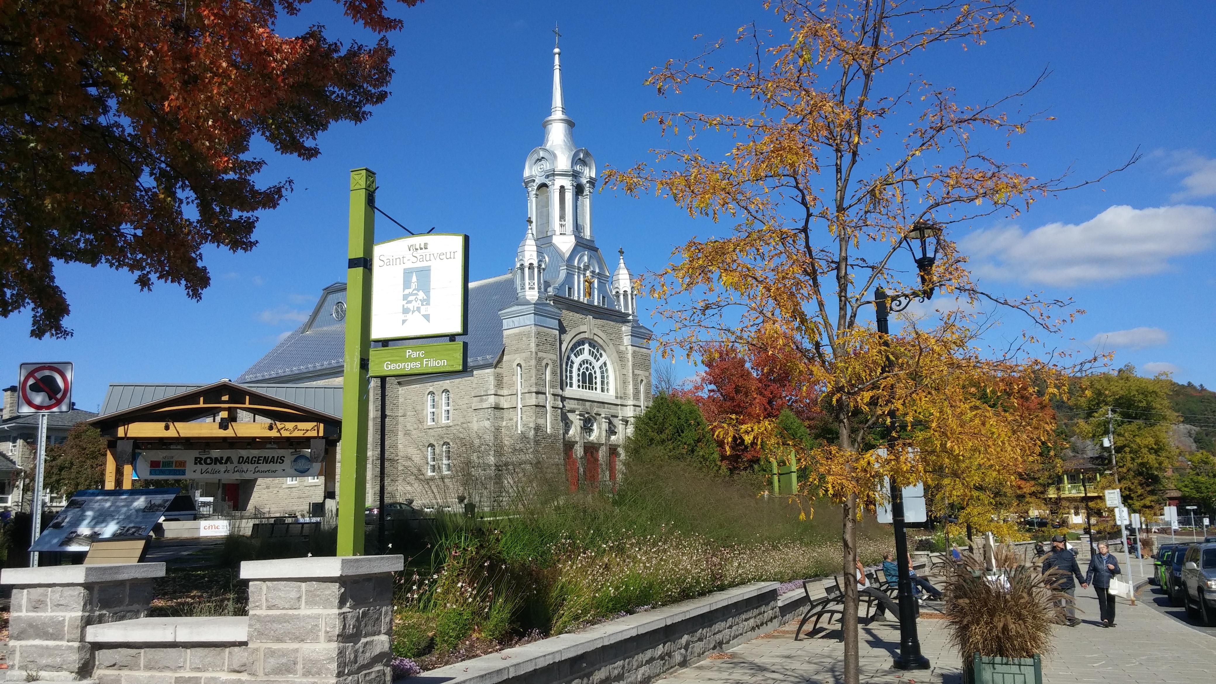 Hotel St-Sauveur Saint-Sauveur Bagian luar foto