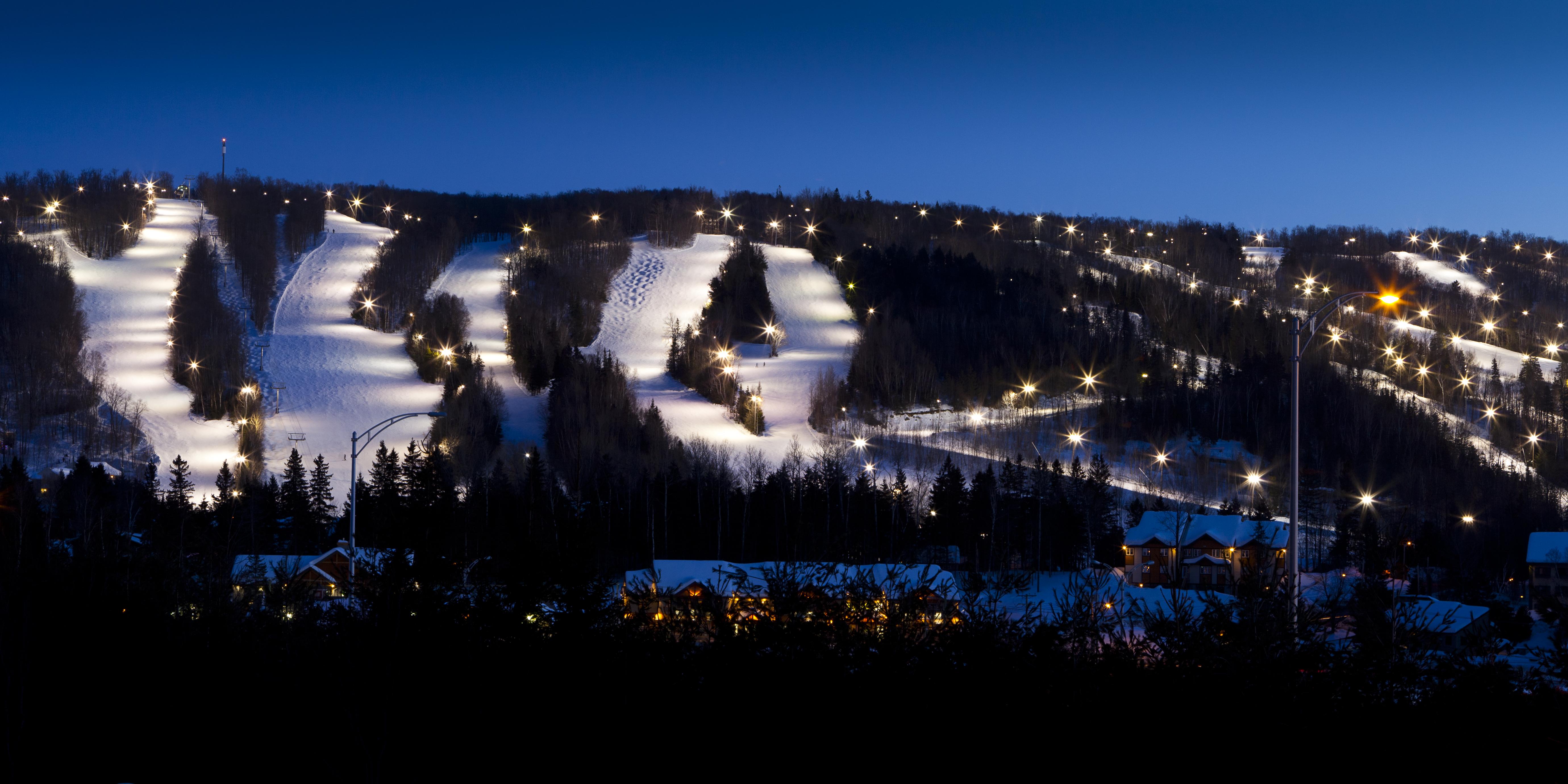 Hotel St-Sauveur Saint-Sauveur Bagian luar foto